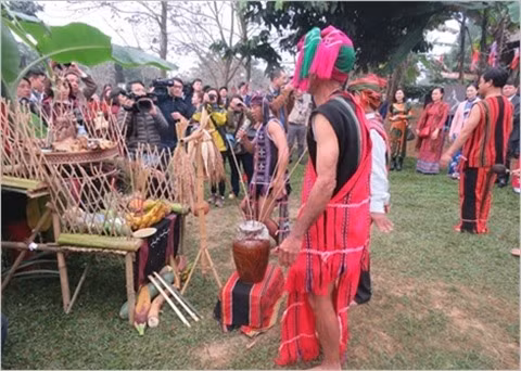 À la découverte des particularités culturelles des Tà Ôi ảnh 1