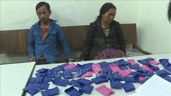 Arrestation de deux trafiquants laotiens de drogue synthétique  ảnh 1 Arrestation de deux trafiquants laotiens de drogue synthétique  ảnh 1
