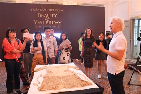 "Beauté d'hier", une vue de 100 ans d'histoire de la mode ảnh 1