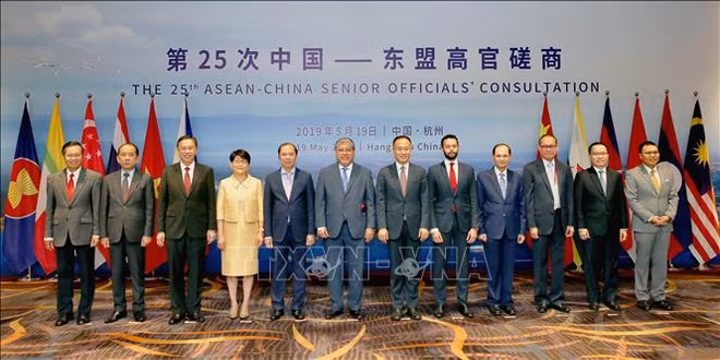 Le Vietnam participe à la réunion consultative ASEAN-Chine ảnh 1