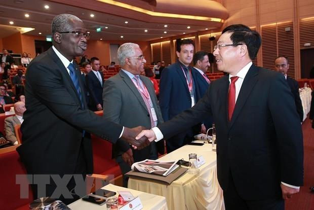 Les ambassadeurs des pays du Moyen-Orient et d'Afrique saluent la coopération économique avec le VN ảnh 1 Les ambassadeurs des pays du Moyen-Orient et d'Afrique saluent la coopération économique avec le VN ảnh 1