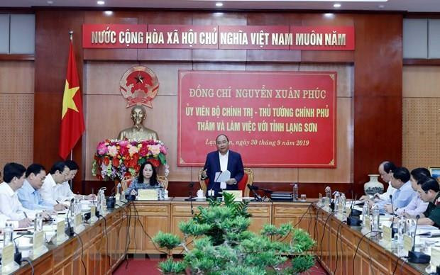 Le PM travaille avec les responsables de la province de Lang Son ảnh 1 Le PM travaille avec les responsables de la province de Lang Son ảnh 1