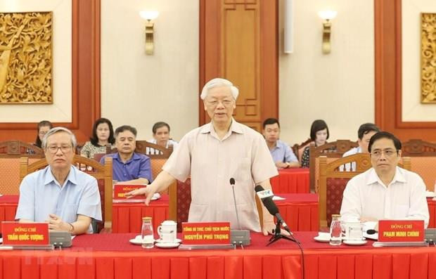 D’anciens dirigeants donnent leur avis sur le projet de rapport politique ảnh 1 D’anciens dirigeants donnent leur avis sur le projet de rapport politique ảnh 1