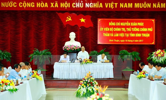 Le Premier ministre Nguyên Xuân Phuc travaille avec les autorités de Binh Thuân ảnh 1 Le Premier ministre Nguyên Xuân Phuc travaille avec les autorités de Binh Thuân ảnh 1