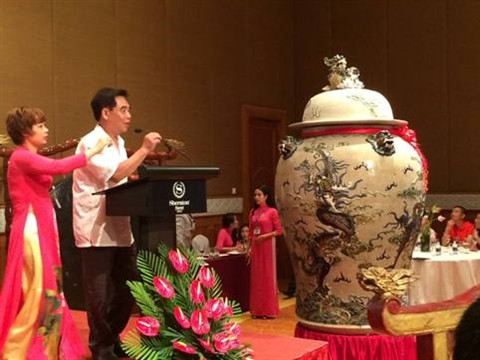 Cinq œuvres d’art vietnamiennes s'envolent aux premières enchères à Hanoi ảnh 1