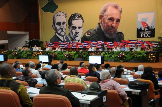 Le peuple cubain héroïque avance fermement sur la voie du socialisme ảnh 1 Le peuple cubain héroïque avance fermement sur la voie du socialisme ảnh 1