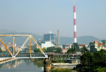 Plus de 5.000 milliards de dôngs pour investir à Uong Bi ảnh 1 Plus de 5.000 milliards de dôngs pour investir à Uong Bi ảnh 1