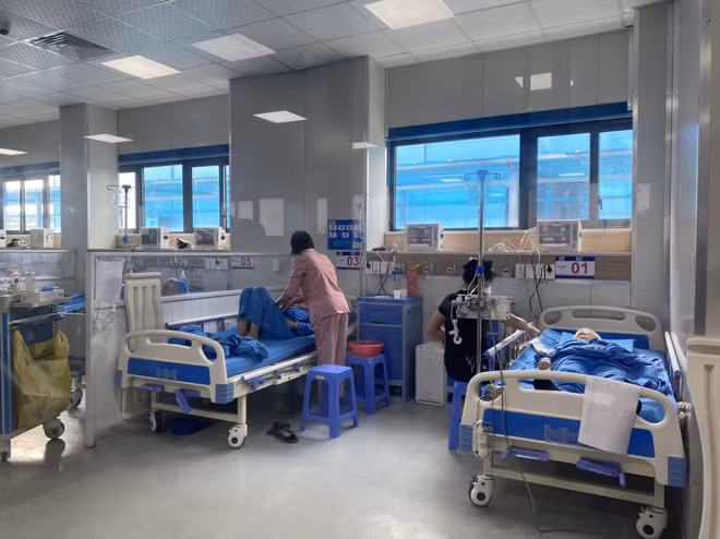 COVID-19: plus de 2.000 cas détectés le 5 août ảnh 1 COVID-19: plus de 2.000 cas détectés le 5 août ảnh 1
