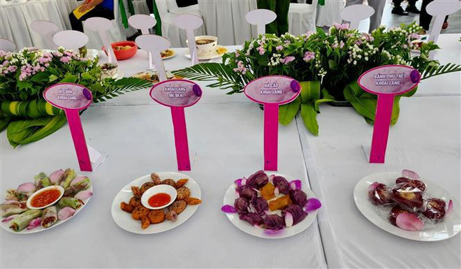 Cent plats et boissons à base de patates douces établissent un record vietnamien ảnh 1 Cent plats et boissons à base de patates douces établissent un record vietnamien ảnh 1