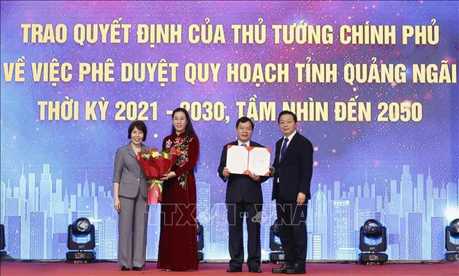 Le président Vo Van Thuong à la cérémoinie d’annonce du plan d’aménagement de Quang Ngai ảnh 1