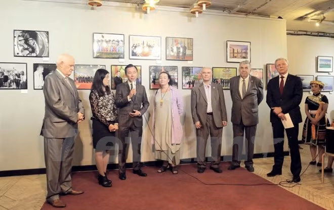 Une exposition photographique sur le Vietnam en Russie ảnh 1