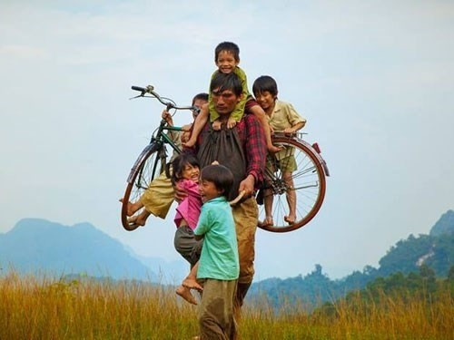 "Père et Fils" participe au Festival du film Nuits noires de Tallinn ảnh 1 "Père et Fils" participe au Festival du film Nuits noires de Tallinn ảnh 1