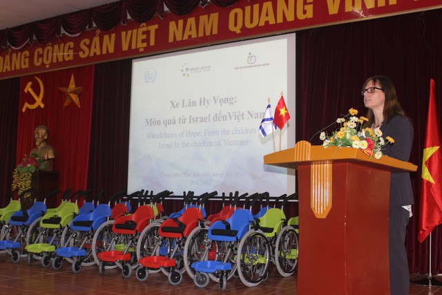 Cadeau de l’ambassade d'Israël aux enfants handicapés du Vietnam ảnh 1