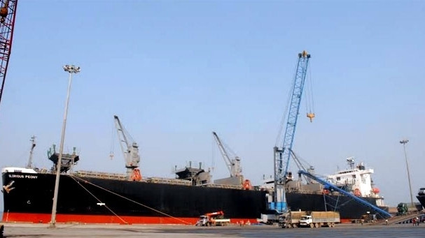 Un navire du Panama au port de Vung Ang ảnh 1 Un navire du Panama au port de Vung Ang ảnh 1