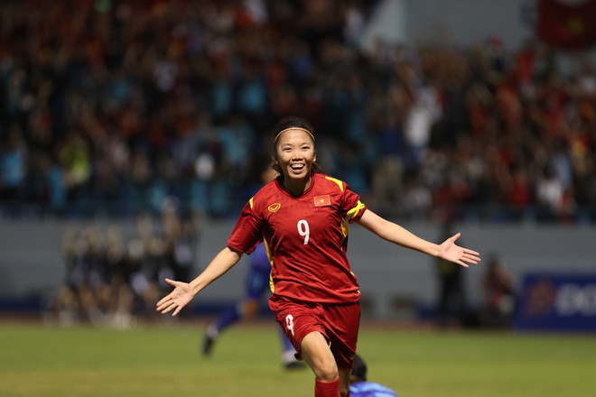 La capitaine du football féminin vietnamien Huynh Nhu part pour le Portugal ảnh 1 La capitaine du football féminin vietnamien Huynh Nhu part pour le Portugal ảnh 1