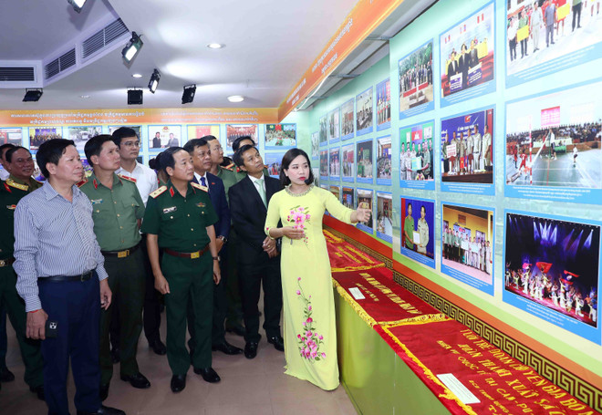 Ouverture d’une exposition sur les forces policières Vietnam - Cambodge – Laos ảnh 1 Ouverture d’une exposition sur les forces policières Vietnam - Cambodge – Laos ảnh 1