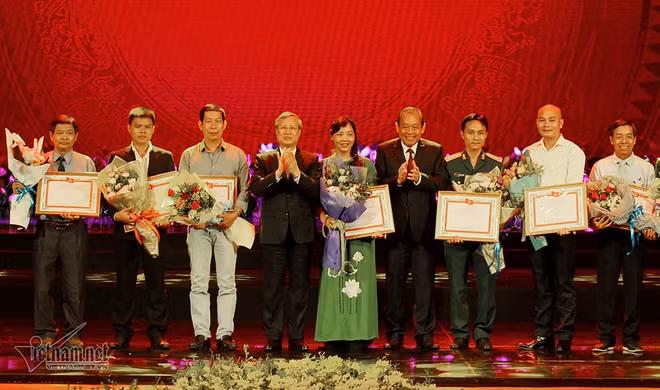 Des œuvres sur le Président Hô Chi Minh distinguées ảnh 1