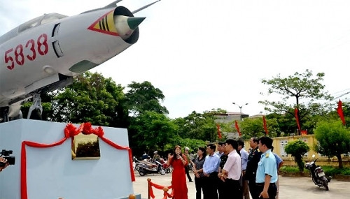 Exposition célébrant les grands événements du pays à Ha Nam ảnh 1 Exposition célébrant les grands événements du pays à Ha Nam ảnh 1