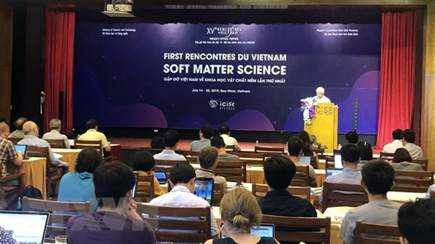 Rencontres du Vietnam : première conférence sur la science de la matière molle à Binh Dinh ảnh 1 Rencontres du Vietnam : première conférence sur la science de la matière molle à Binh Dinh ảnh 1