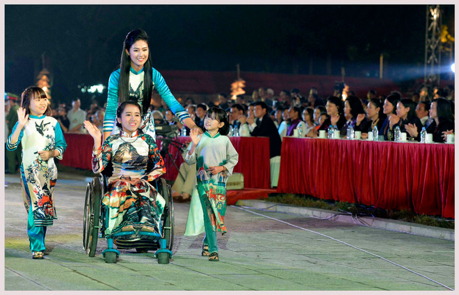 L’ao dài fait son festival dans l’ancienne cité royale de Thang Long ảnh 6 L’ao dài fait son festival dans l’ancienne cité royale de Thang Long ảnh 6