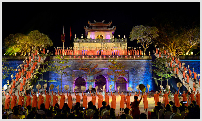 L’ao dài fait son festival dans l’ancienne cité royale de Thang Long ảnh 2 L’ao dài fait son festival dans l’ancienne cité royale de Thang Long ảnh 2