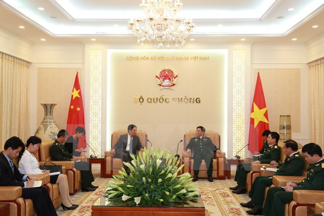 Le ministre de la Défense reçoit des ambassadeurs ảnh 1 Le ministre de la Défense reçoit des ambassadeurs ảnh 1