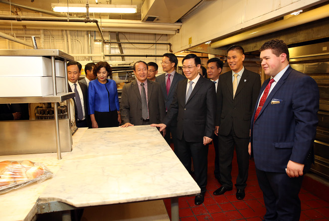 Le vice-PM Vuong Dinh Huê achève avec succès sa visite officielle aux États-Unis ảnh 1 Le vice-PM Vuong Dinh Huê achève avec succès sa visite officielle aux États-Unis ảnh 1