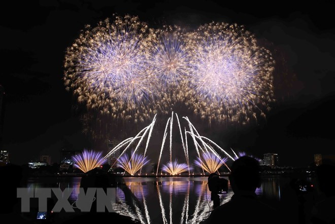 L’Italie brille au Festival international de feux d’artifice de Dà Nang 2018 ảnh 1 L’Italie brille au Festival international de feux d’artifice de Dà Nang 2018 ảnh 1