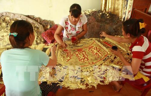 Dông Xâm honore une tradition d’orfèvrerie haute en couleurs ảnh 2 Dông Xâm honore une tradition d’orfèvrerie haute en couleurs ảnh 2