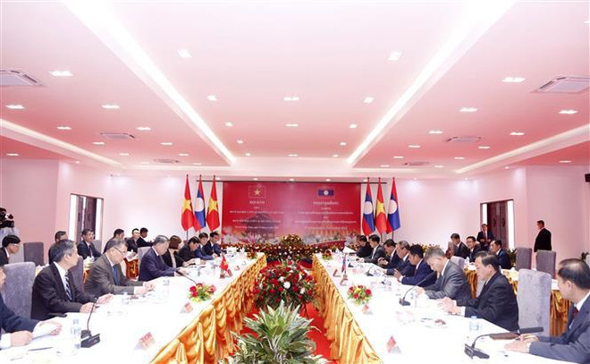Le ministre de la Sécurité publique rend des visites de courtoisie à des dirigeants lao ảnh 2 Le ministre de la Sécurité publique rend des visites de courtoisie à des dirigeants lao ảnh 2