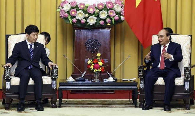 Le président Nguyên Xuân Phuc reçoit le gouverneur de la préfecture japonaise de Gunma ảnh 1 Le président Nguyên Xuân Phuc reçoit le gouverneur de la préfecture japonaise de Gunma ảnh 1