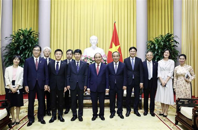 Le président Nguyên Xuân Phuc reçoit le gouverneur de la préfecture japonaise de Gunma ảnh 2 Le président Nguyên Xuân Phuc reçoit le gouverneur de la préfecture japonaise de Gunma ảnh 2