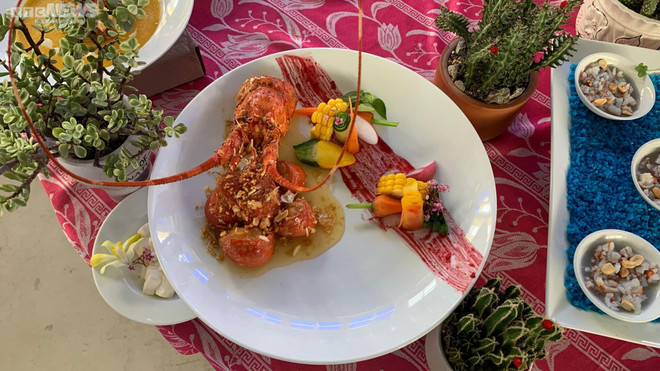 Phu Yen : 100 plats à base de homard établissent un record national ảnh 1