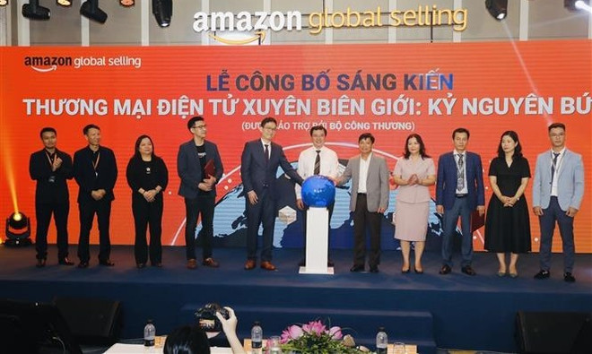 Présentation de l'Initiative "E-commerce transfrontalier : une ère de percée" ảnh 1 Présentation de l'Initiative "E-commerce transfrontalier : une ère de percée" ảnh 1