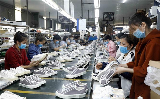 Textiles et chaussures : appliquer les normes vertes pour augmenter les exportations vers l'UE ảnh 2 Textiles et chaussures : appliquer les normes vertes pour augmenter les exportations vers l'UE ảnh 2
