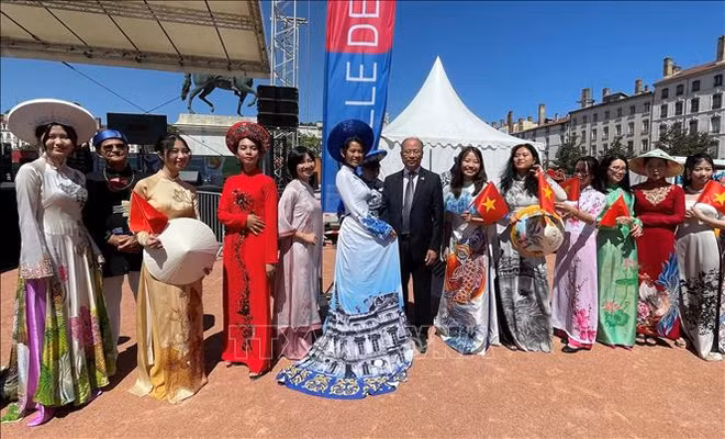 Le Vietnam participe aux Fêtes consulaires de Lyon ảnh 1 Le Vietnam participe aux Fêtes consulaires de Lyon ảnh 1