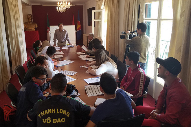Une classe d’enseignement de la langue vietnamienne en Algérie ảnh 2 Une classe d’enseignement de la langue vietnamienne en Algérie ảnh 2