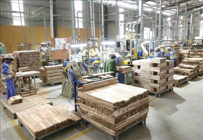 Le Vietnam table sur 10 mds de dollars de ventes de bois et meubles aux États-Unis ảnh 1