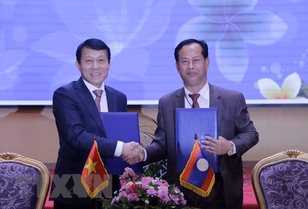 Vietnam et Laos renforcent leur coopération en matière de sécurité ảnh 1