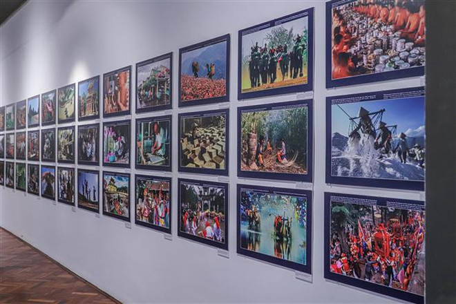 Ouverture de la Semaine culturelle vietnamienne en Hongrie ảnh 2