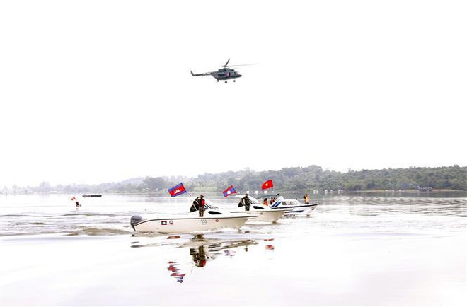 Exercice conjoint de sauvetage entre les armées du Vietnam, du Laos et du Cambodge ảnh 1 Exercice conjoint de sauvetage entre les armées du Vietnam, du Laos et du Cambodge ảnh 1