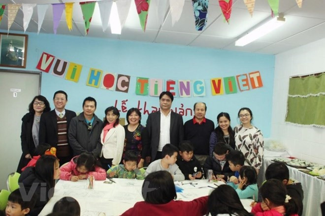 Une classe d’enseignement de la langue vietnamienne en Algérie ảnh 1 Une classe d’enseignement de la langue vietnamienne en Algérie ảnh 1