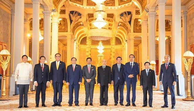 Le roi du Cambodge rencontre les dirigeants des pays de l'ASEAN ảnh 1 Le roi du Cambodge rencontre les dirigeants des pays de l'ASEAN ảnh 1