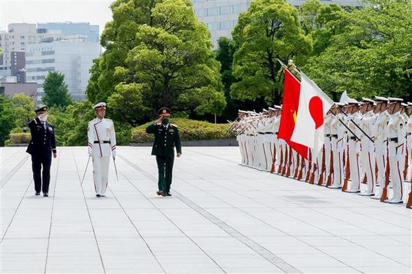 Vietnam et Japon promeuvent la coopération entre les armées de terre ảnh 1 Vietnam et Japon promeuvent la coopération entre les armées de terre ảnh 1