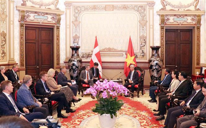 Le prince héritier Frederik de Danemark à Ho Chi Minh-Ville ảnh 1 Le prince héritier Frederik de Danemark à Ho Chi Minh-Ville ảnh 1