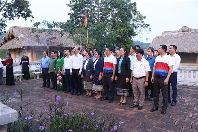 Visite de l’Académie de politique et d’administration du Laos à Thai Nguyên ảnh 1 Visite de l’Académie de politique et d’administration du Laos à Thai Nguyên ảnh 1