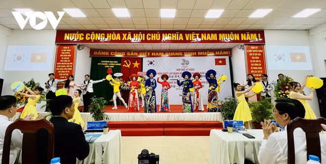 Journée des cultures vietnamienne et sud-coréenne à Can Tho ảnh 1 Journée des cultures vietnamienne et sud-coréenne à Can Tho ảnh 1