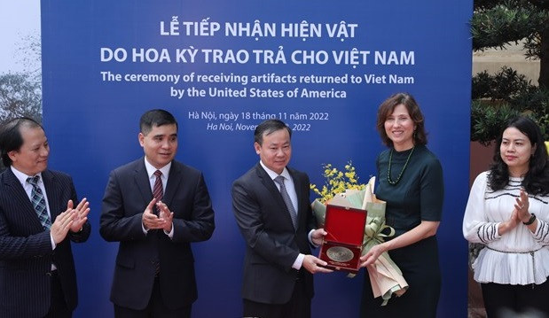 Le Musée national d'histoire du Vietnam reçoit des antiquités remises par les États-Unis ảnh 2 Le Musée national d'histoire du Vietnam reçoit des antiquités remises par les États-Unis ảnh 2