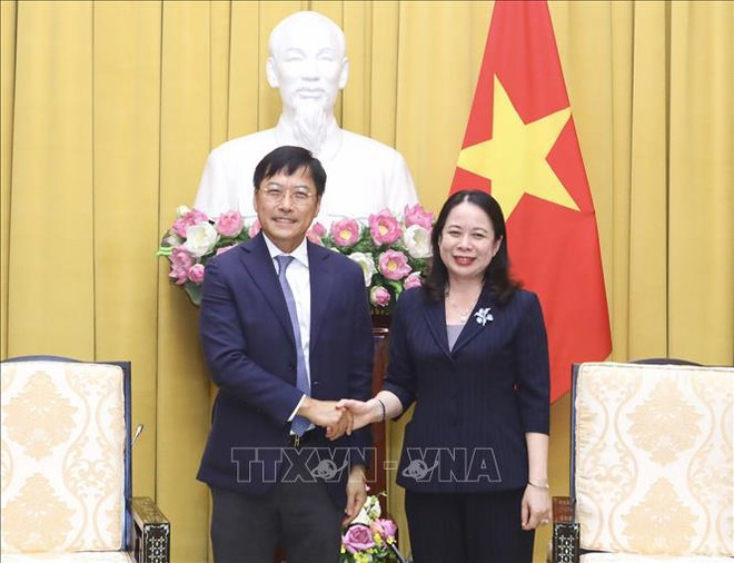 La vice-présidente de la République reçoit le PDG du groupe AIA ảnh 1 La vice-présidente de la République reçoit le PDG du groupe AIA ảnh 1