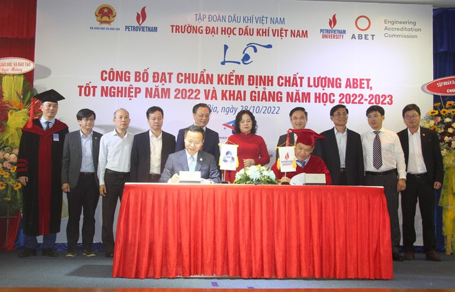 La première université au Vietnam obtient l'accréditation américaine ABET ảnh 1 La première université au Vietnam obtient l'accréditation américaine ABET ảnh 1